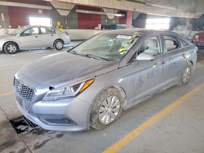 HYUNDAI SONATA HYB 2016 with VIN KMHE24L1XGA021675 - Photo from auction