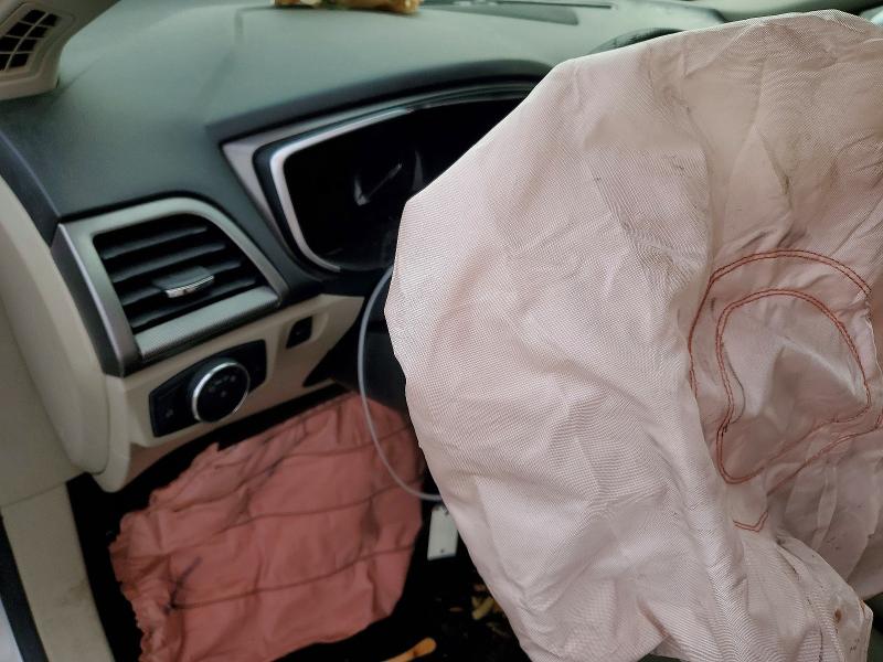 Photo 9 from auction – 2019 FORD FUSION SE with VIN 3FA6P0LUXKR262153