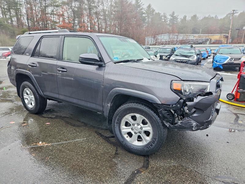 Photo 4 from auction – 2019 TOYOTA 4RUNNER with VIN JTEBU5JR5K5680583