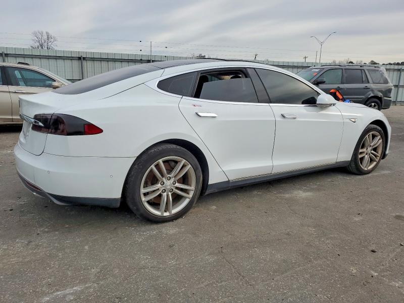 Photo 3 from auction – 2015 TESLA MODEL S 60 with VIN 5YJSA1S10FFP78259