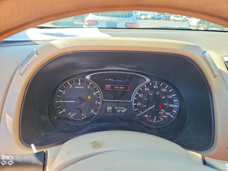 Photo 9 from auction – 2014 NISSAN PATHFINDER with VIN 5N1AR2MN4EC711584