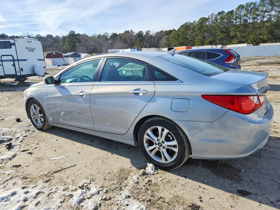 Photo 2 from auction – 2011 HYUNDAI SONATA SE with VIN 5NPEC4AC8BH072356