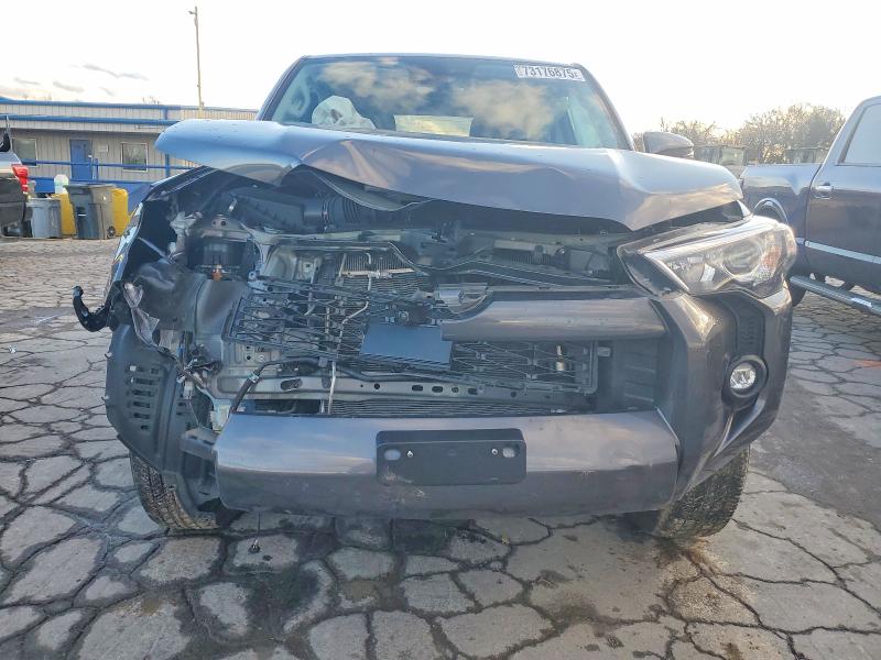 Photo 5 from auction – 2023 TOYOTA 4RUNNER SE with VIN JTENU5JR1P6152201