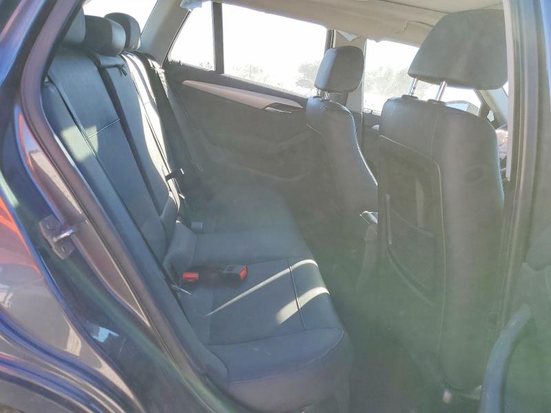 Photo 11 from auction – 2015 BMW X1 with VIN WBAVL1C58FVY37095