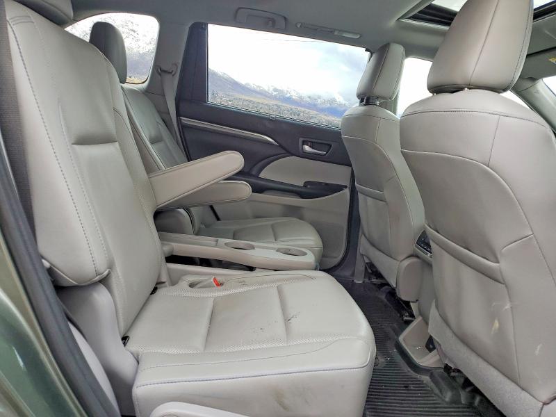 Photo 11 from auction – 2019 TOYOTA HIGHLANDER with VIN 5TDDZRFH6KS945656