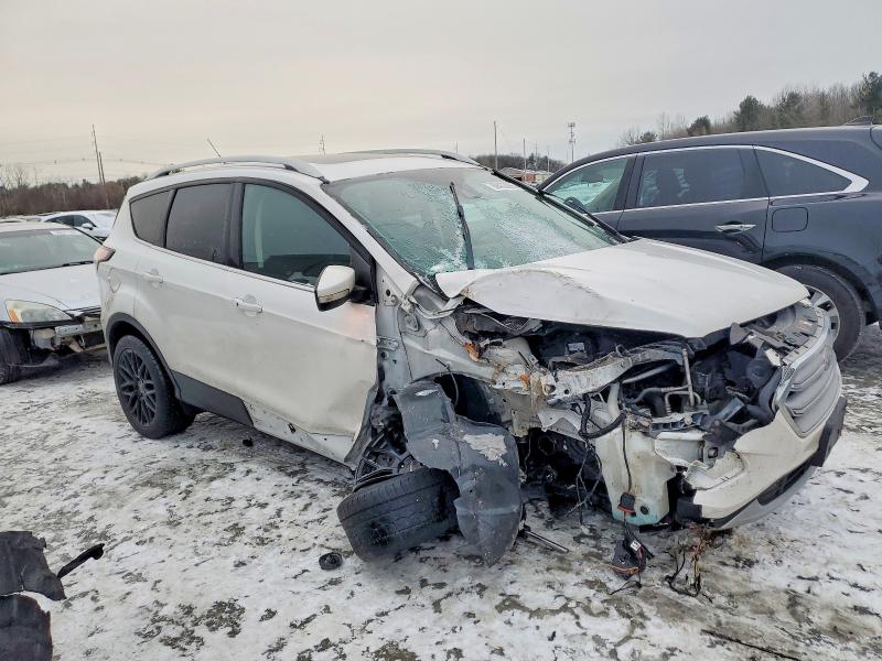 Photo 4 from auction – 2017 FORD ESCAPE with VIN 1FMCU9J9XHUA07718