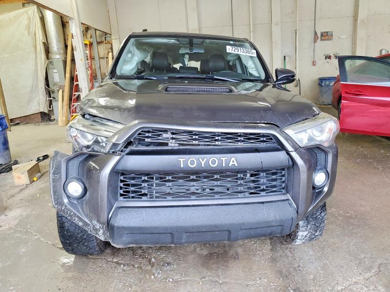Photo 5 from auction – 2018 TOYOTA 4RUNNER SR with VIN JTEBU5JR8J5497404