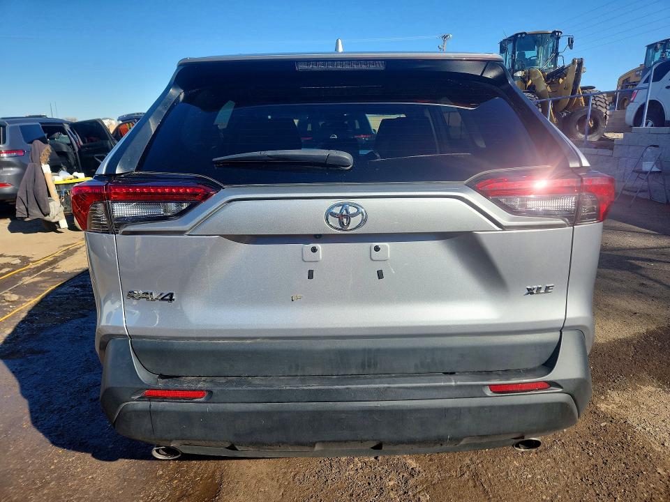 Photo 6 from auction – 2023 TOYOTA RAV4 XLE with VIN 2T3W1RFVXPC240923