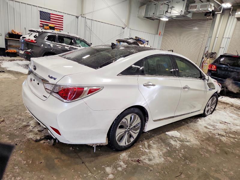 Photo 3 from auction – 2014 HYUNDAI SONATA with VIN KMHEC4A47EA115746