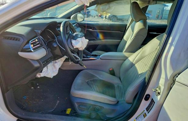 Photo 7 from auction – 2018 TOYOTA CAMRY with VIN 4T1B11HK0JU650826