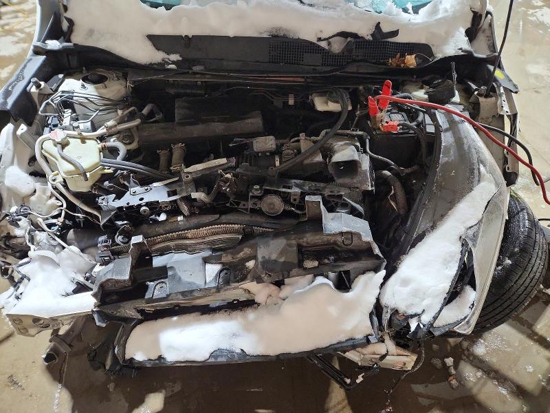 Photo 12 from auction – 2019 HONDA CR-V with VIN 2HKRW2H55KH670733