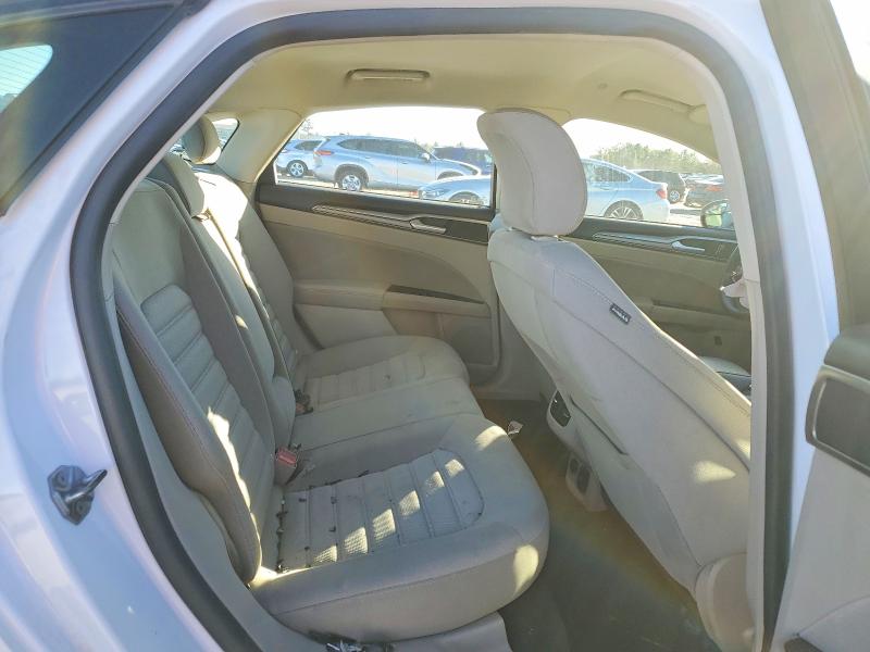 Photo 10 from auction – 2017 FORD FUSION with VIN 3FA6P0LU6HR408864