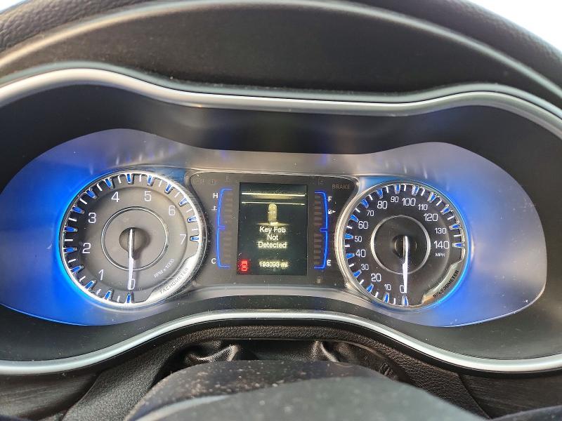 Photo 9 from auction – 2016 CHRYSLER 200 with VIN 1C3CCCAB8GN165771