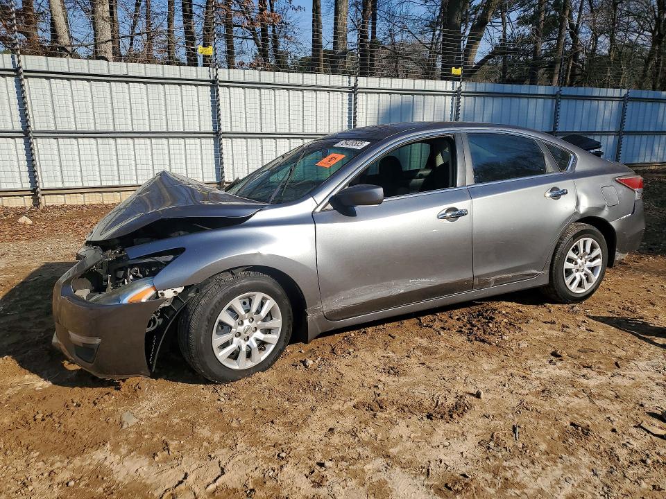 NISSAN ALTIMA 2015 with VIN 1N4AL3APXFC470705 - Photo from auction