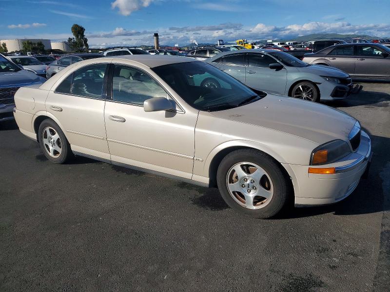 Photo 4 from auction – 2000 LINCOLN LS with VIN 1LNHM86S2YY931333