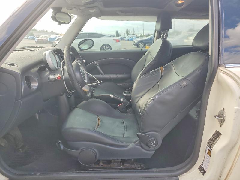 Photo 7 from auction – 2005 MINI COOPER with VIN WMWRC33585TK61712