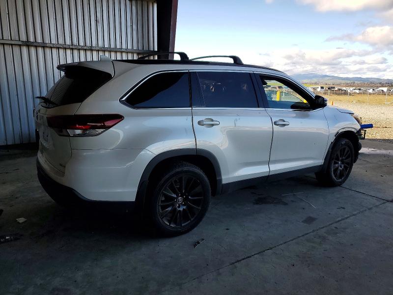 Photo 3 from auction – 2019 TOYOTA HIGHLANDER with VIN 5TDJZRFH5KS579899