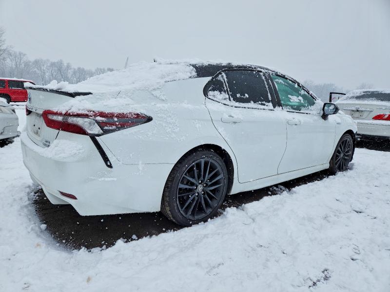 Photo 3 from auction – 2021 TOYOTA CAMRY XSE with VIN 4T1K31AK5MU023063