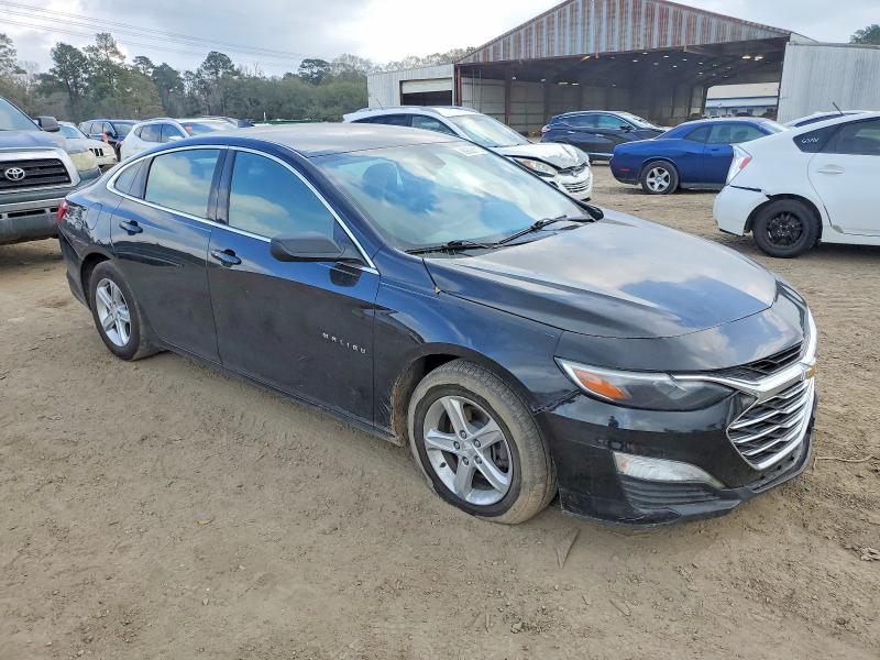 Photo 4 from auction – 2019 CHEVROLET MALIBU LS with VIN 1G1ZB5ST1KF201145