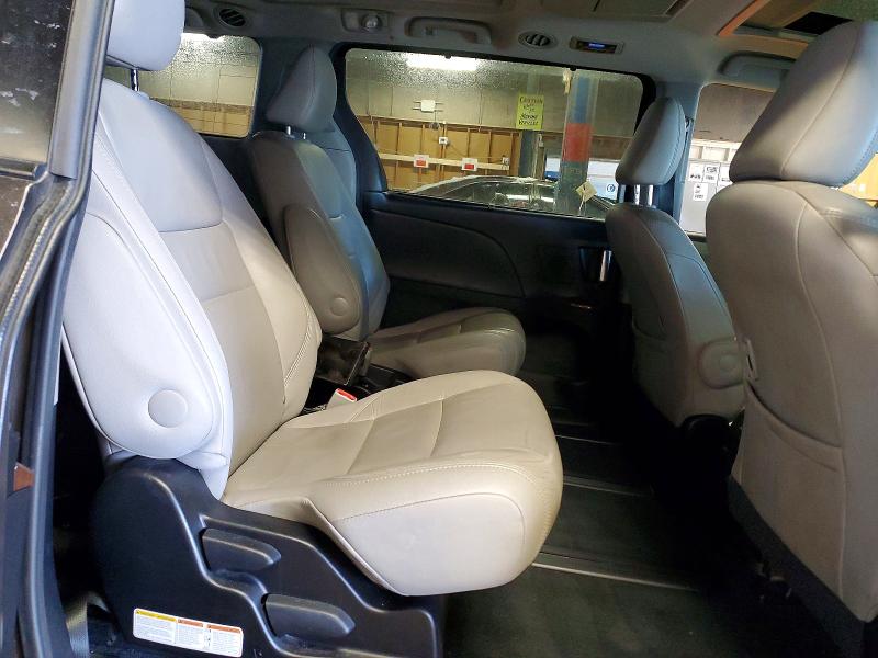 Photo 11 from auction – 2015 TOYOTA SIENNA XLE with VIN 5TDDK3DC1FS119568