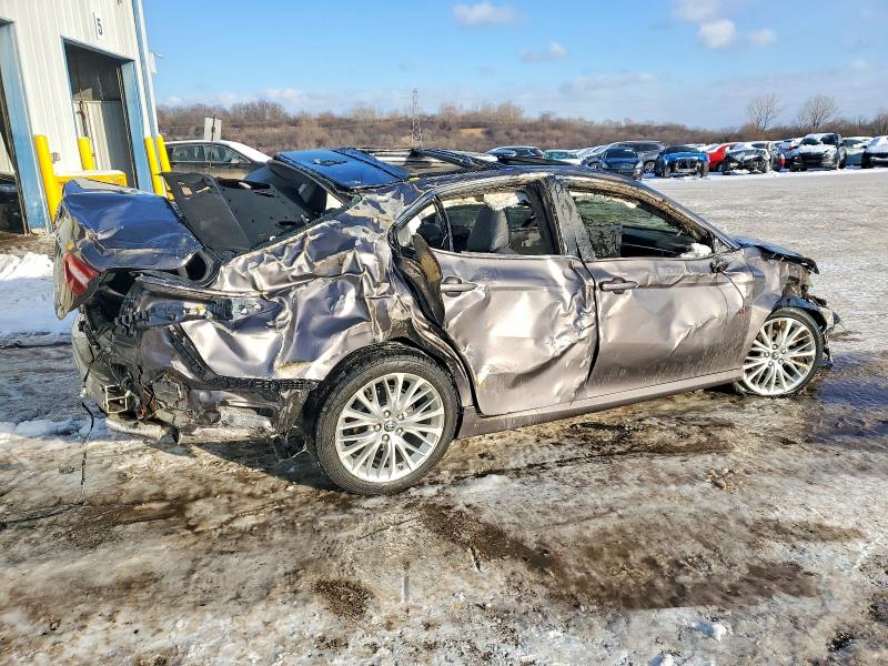 Photo 3 from auction – 2018 TOYOTA CAMRY L with VIN 4T1B11HK3JU040502
