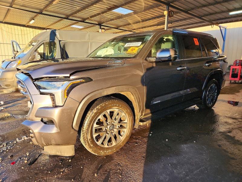 TOYOTA SEQUOIA SR 2025 مع رقم تعريف المركبة 7SVAAABA2SX062528 - صورة من المزاد