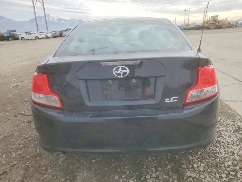 Photo 6 from auction – 2011 TOYOTA SCION TC with VIN JTKJF5C70B3008389