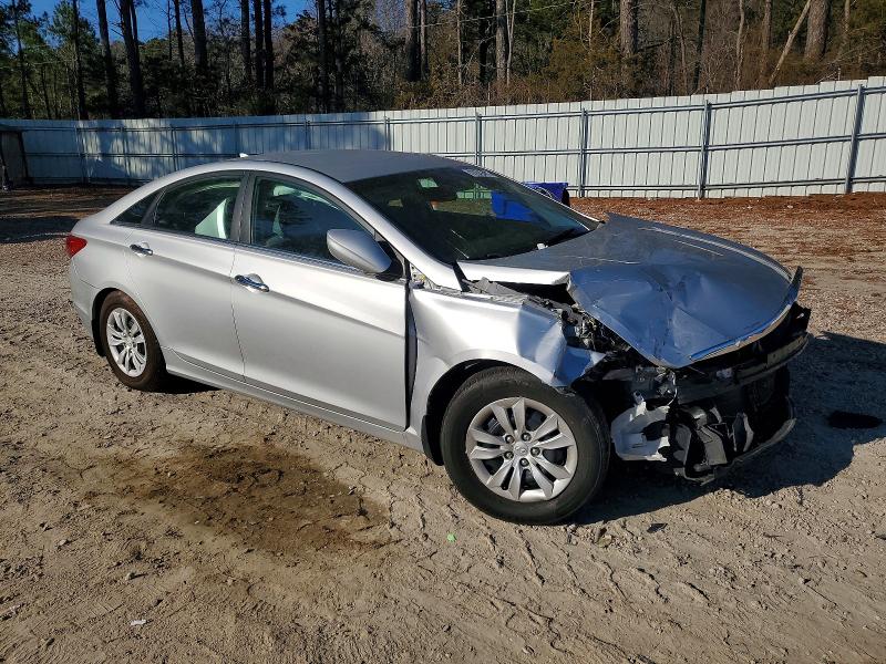 Photo 4 from auction – 2013 HYUNDAI SONATA with VIN 5NPEB4AC2DH569974
