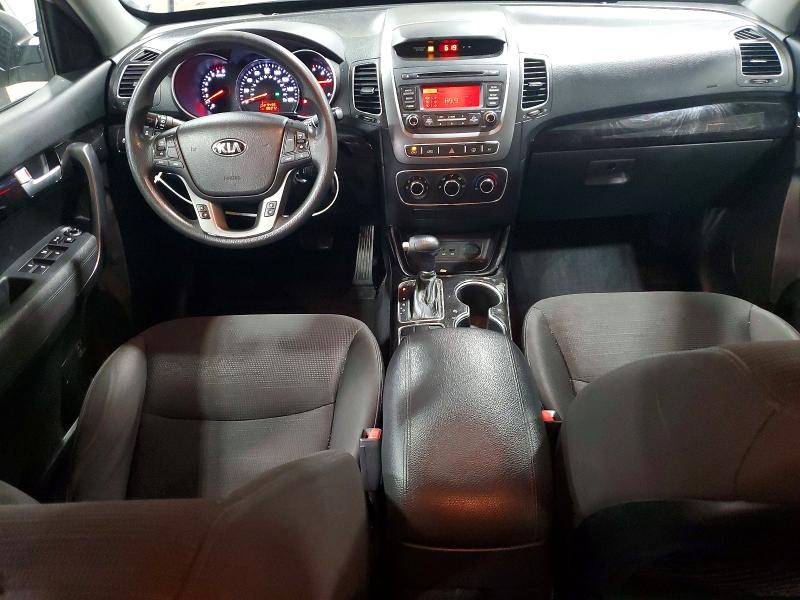 Photo 8 from auction – 2015 KIA SORENTO LX with VIN 5XYKTCA64FG568467