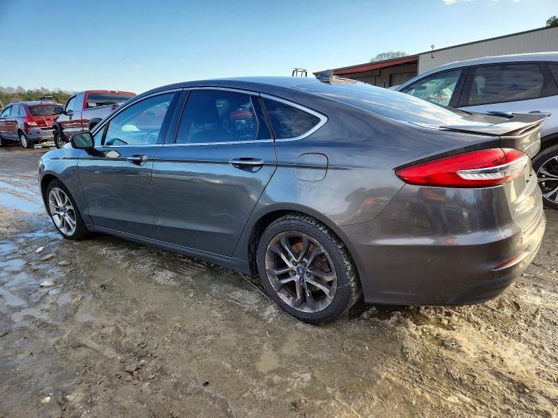 Photo 2 from auction – 2019 FORD FUSION with VIN 3FA6P0RU3KR220916