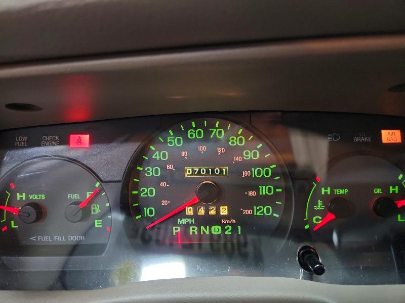 Photo 9 from auction – 2004 MERCURY GRAND MARQ with VIN 2MEFM74W24X655918