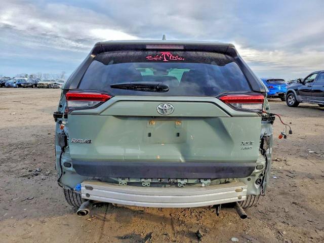 Photo 6 from auction – 2019 TOYOTA RAV4 XLE with VIN JTMP1RFV8KD035299