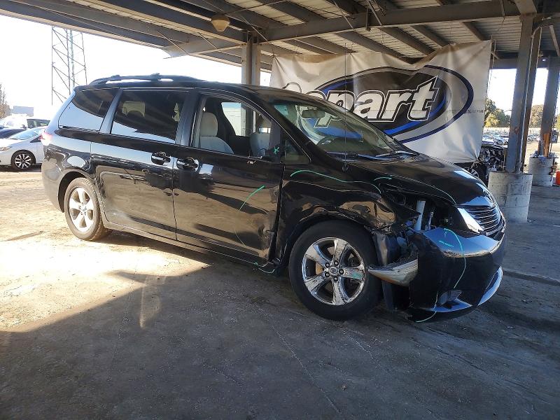Photo 4 from auction – 2013 TOYOTA SIENNA LE with VIN 5TDKK3DC8DS372455