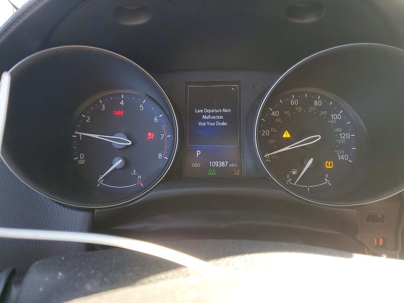 Photo 9 from auction – 2018 TOYOTA C-HR with VIN NMTKHMBX1JR033055