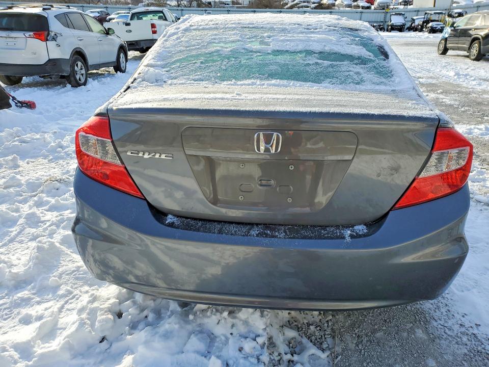 Photo 6 from auction – 2012 HONDA CIVIC with VIN 19XFB2F85CE031902