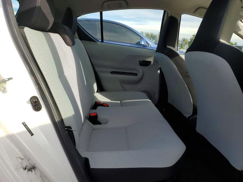Photo 10 from auction – 2014 TOYOTA PRIUS C with VIN JTDKDTB30E1571012
