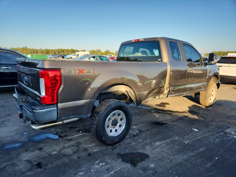 Photo 3 from auction – 2017 FORD F250 with VIN 1FT7X2B64HEB88396