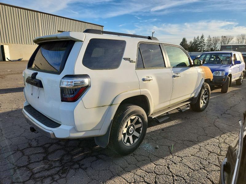 Photo 3 from auction – 2022 TOYOTA 4RUNNER SR with VIN JTERU5JR2N6045897