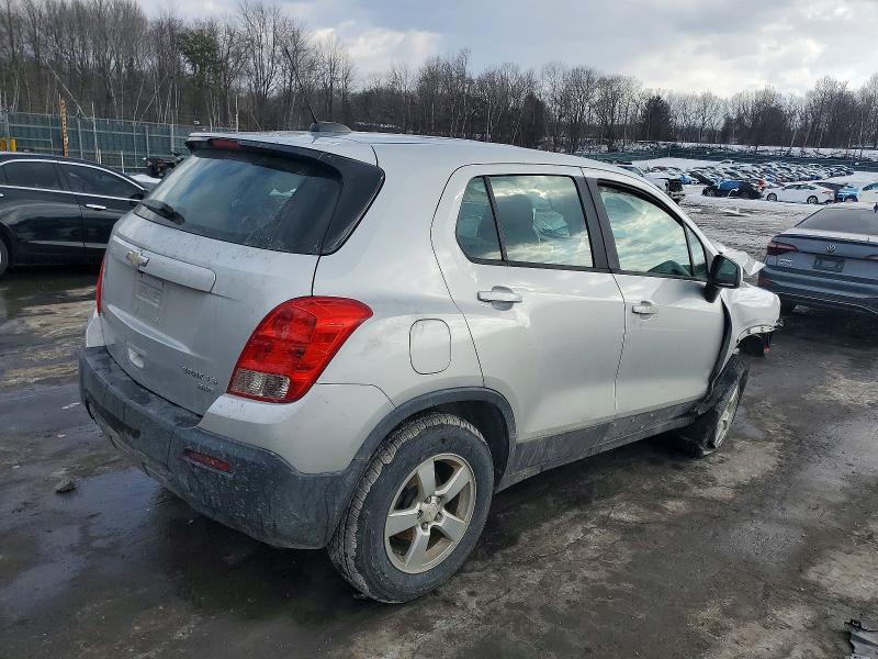 Photo 3 from auction – 2015 CHEVROLET TRAX 1LS with VIN 3GNCJPSB6FL247480