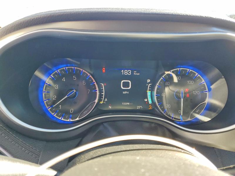 Photo 9 from auction – 2017 CHRYSLER PACIFICA L with VIN 2C4RC1GG6HR725725