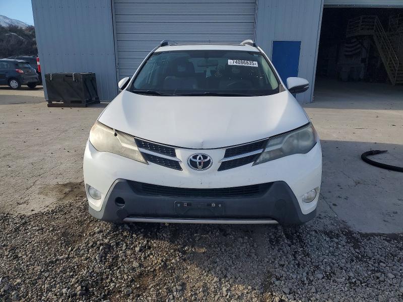 Photo 5 from auction – 2014 TOYOTA RAV4 with VIN JTMRFREV7ED048237