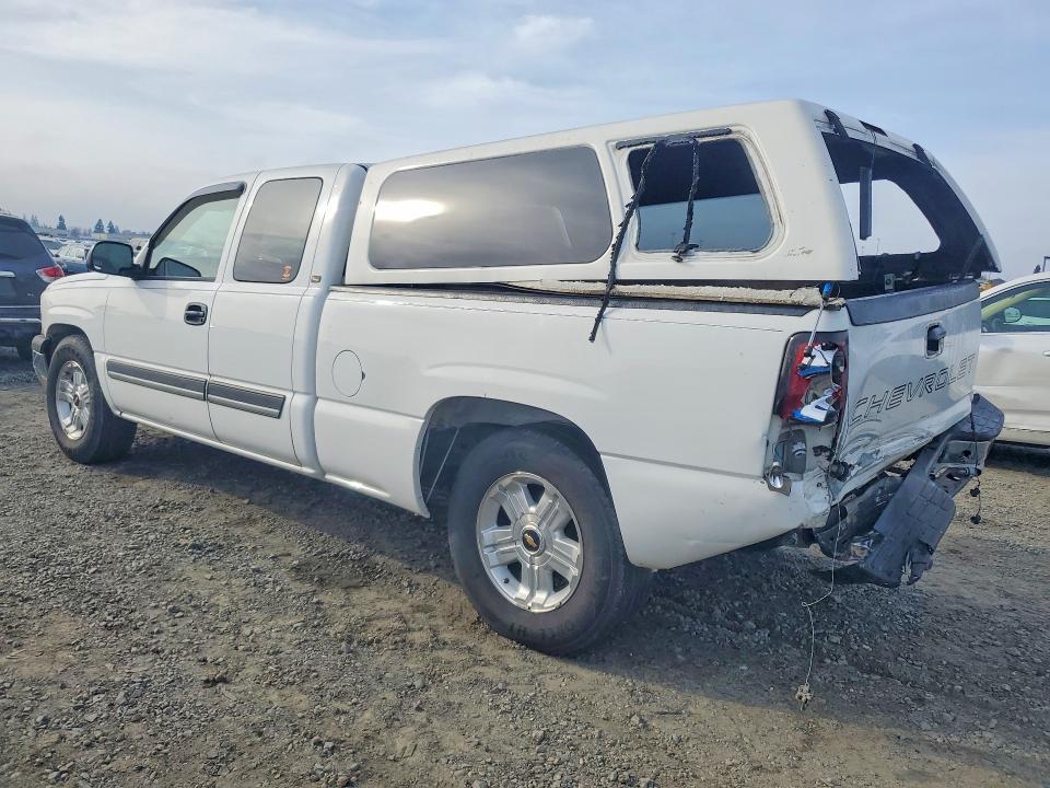 Photo 2 from auction – 2004 CHEVROLET SILVERADO with VIN 2GCEC19V941187394