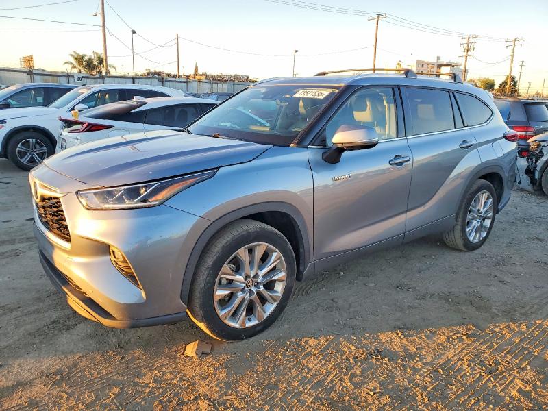 TOYOTA HIGHLANDER 2020 with VIN 5TDYARAH3LS001458 - Photo from auction