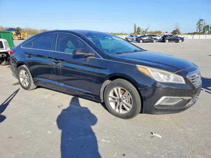 Photo 4 from auction – 2017 HYUNDAI SONATA SE with VIN 5NPE24AF0HH533619