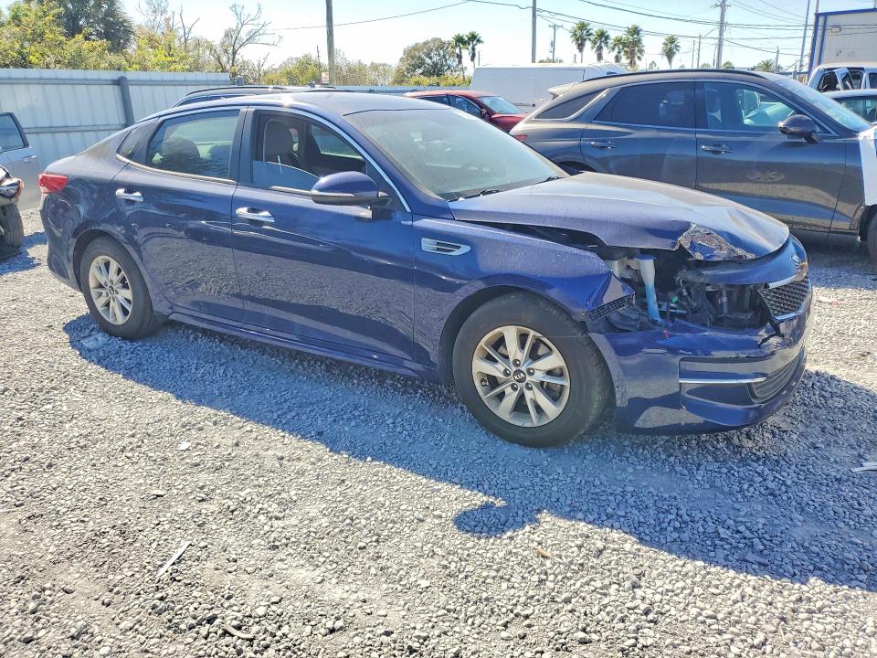 Photo 4 from auction – 2018 KIA OPTIMA with VIN 5XXGT4L34JG194308