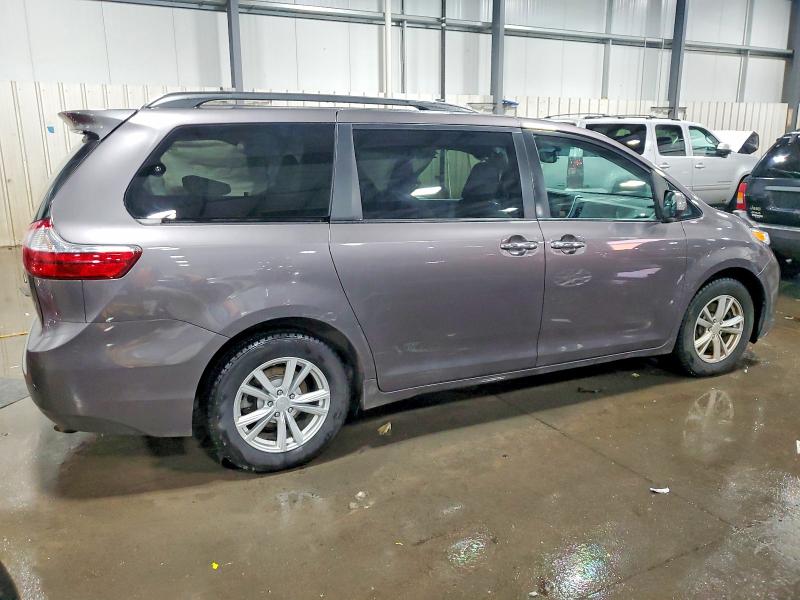 Photo 3 from auction – 2015 TOYOTA SIENNA XLE with VIN 5TDDK3DC2FS122849