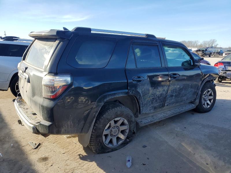 Photo 3 from auction – 2015 TOYOTA 4RUNNER SR with VIN JTEBU5JR7F5266372