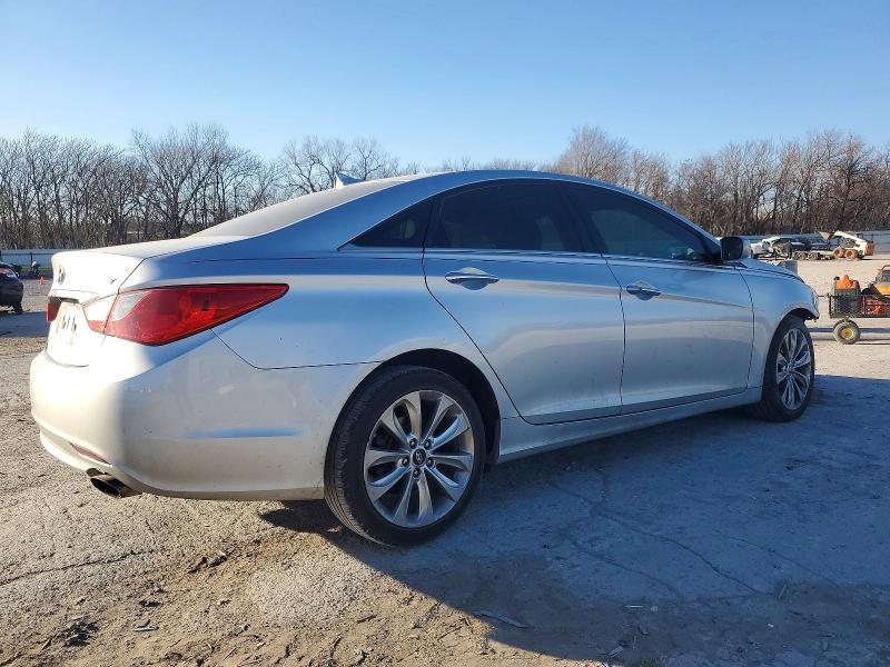 Photo 3 from auction – 2012 HYUNDAI SONATA with VIN 5NPEC4AB9CH397896