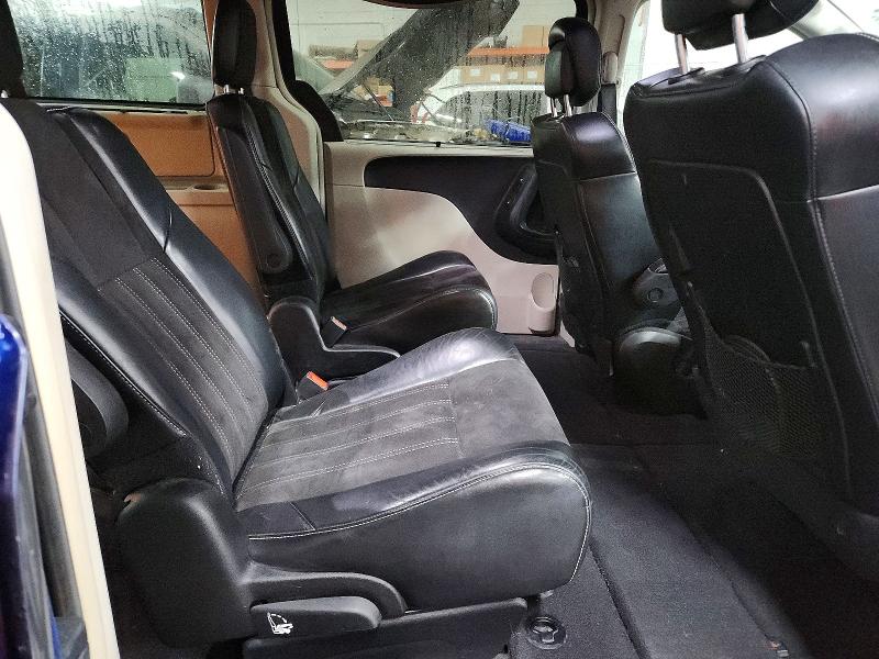 Photo 11 from auction – 2014 CHRYSLER TOWN & COU with VIN 2C4RC1CG5ER285787