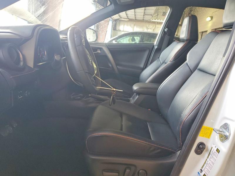 Photo 7 from auction – 2017 TOYOTA RAV4 SE with VIN 2T3JFREV7HW574341